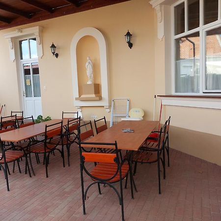 Gyulai Meseház Apartman Bagian luar foto