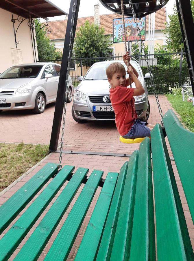 Gyulai Meseház Apartman Bagian luar foto