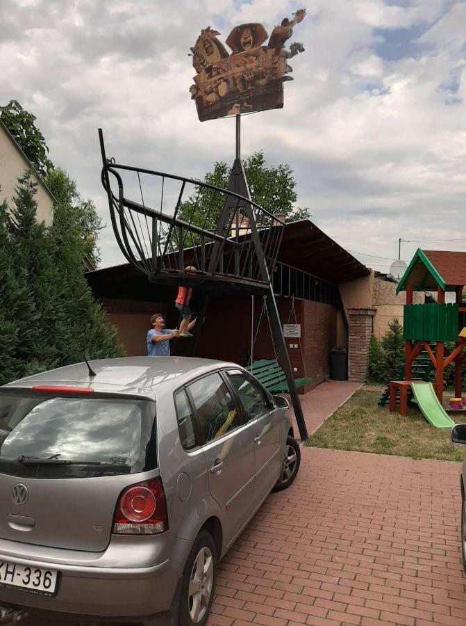 Gyulai Meseház Apartman Bagian luar foto
